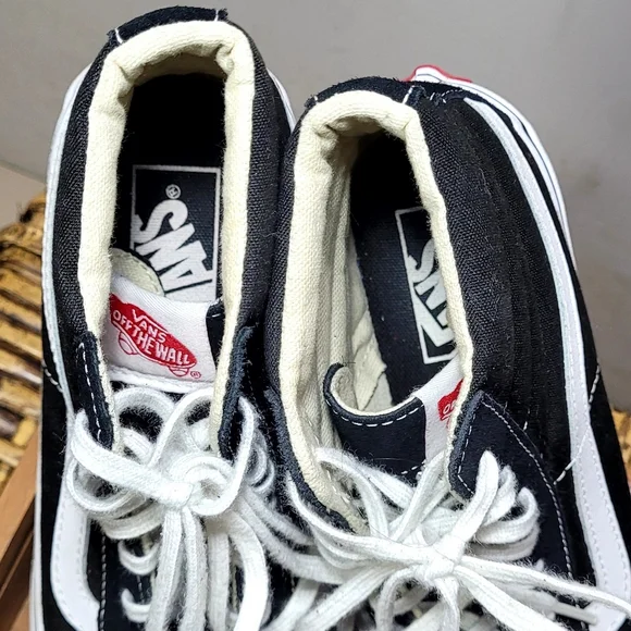 Vans Sk8-Hi sneakers in the classic Black/White color HIGH TOPS WMNS 8.5/MENS 7 - Picture 14 of 16